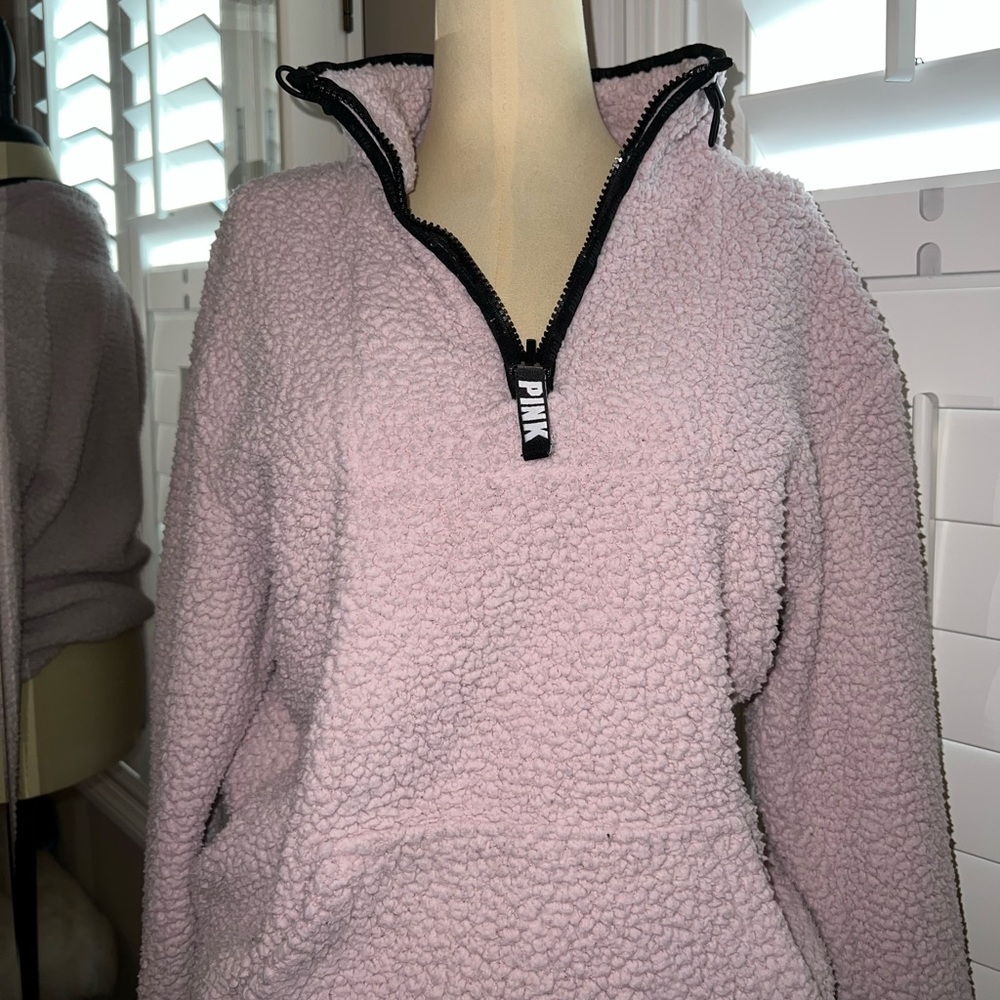PINK Sweatshirt